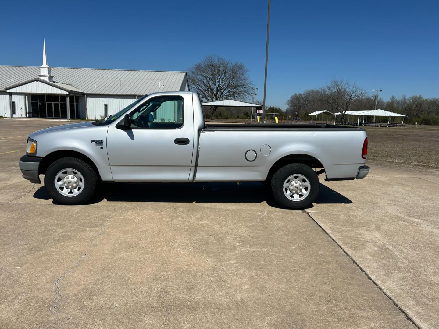 2003 GRAY /Gray Ford F-150 XL Long Bed 2WD (2FTPF17Z43C) with an 5.4L V8 SOHC 16V engine, AUTOMATIC transmission, located at 17760 Hwy 62, Morris, OK, 74445, (918) 733-4887, 35.609104, -95.877060 - 2003 FORD F-150 HAS THE 5.4 TRITON ENGINE AND IS 2WD. THIS TRUCK HAS MANUAL SEATS, MANUAL WINDOWS, MANUAL LOCKS, AMFM STEREO, CASSETTE PLAYER, BEDCOVER, ONLY 48,847 ACTUAL MILES!! CLEAN TITLE AND FREE CARFAX REPORT GOODYEAR 245/75R16 TIRES ***DOES HAVE SOME RUST AND PAINT DAMAGE AS SHOWN IN THE PI - Photo#7